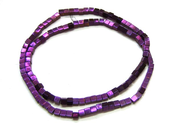 Hämatit Perlen Strang Würfel 3 mm violett glänzend